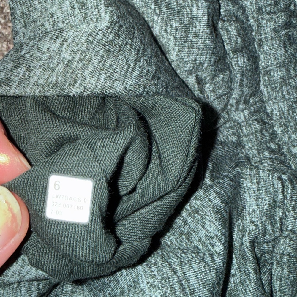 Lululemon Soft Jersey Mid-Rise Short size 6 - Picture 4 of 5